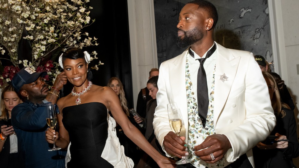met-gala-2025:-video-inside-the-carlyle-hotel-lobby-celebrity departures