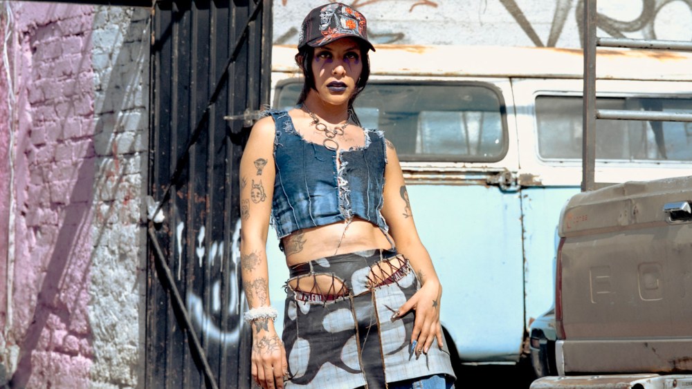 ‘a-caged-dog-barks-the-fiercest’-documents-mexico-city’s-eclectic-voices-and personalities