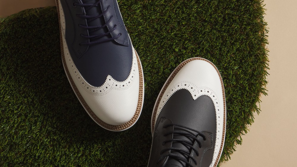 tiger-woods’-sun-day-red-tees-off-with-retro-inspired-‘spectator’-golf-shoe-with-high-tech twists