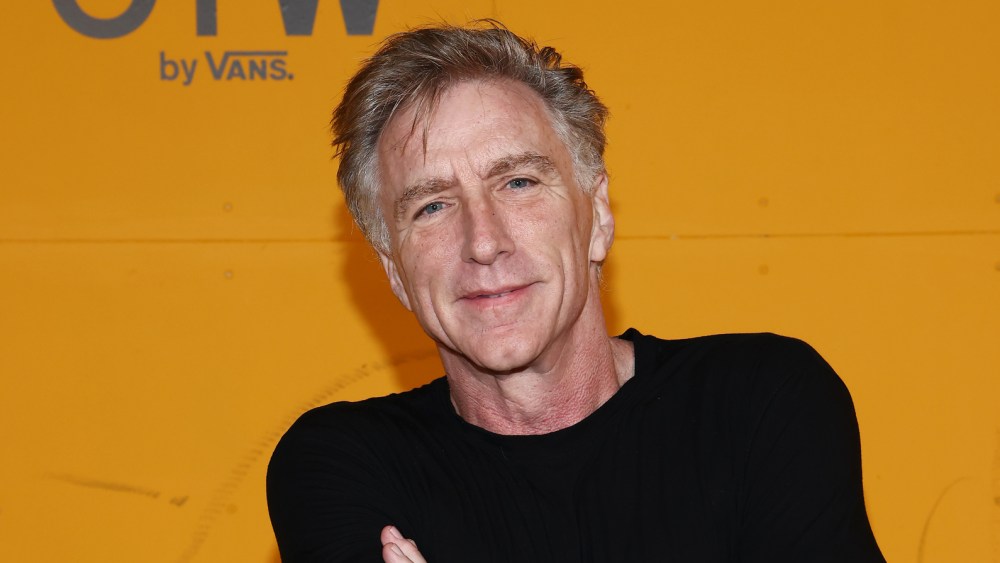 vf-ceo-bracken-darrell’s-pay-hits $10.7m