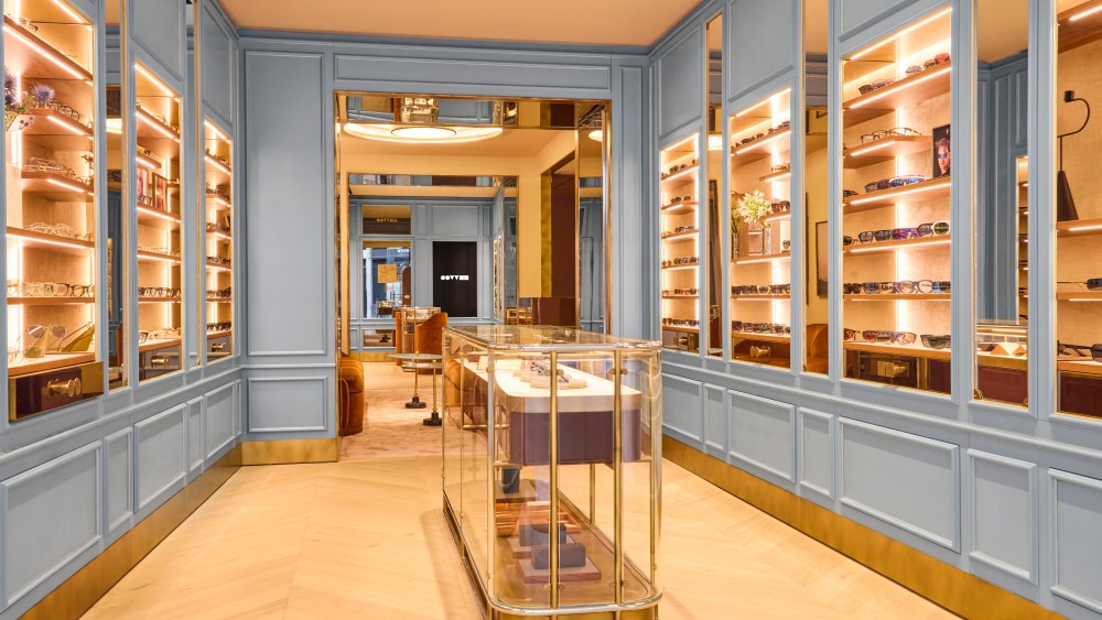 oliver-peoples-lands-in paris