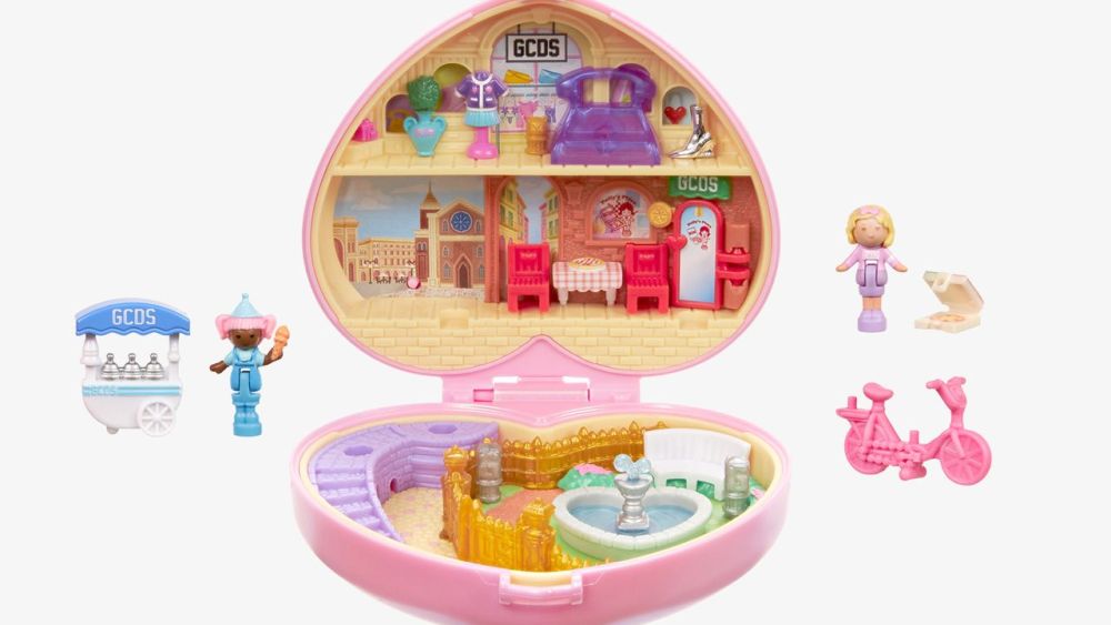 gcds-taps-into-collectible-toy-craze-with-italy-themed-polly-pocket compact