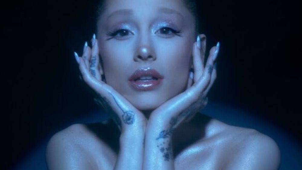ariana-grande’s-rem.-beauty-hires ceo