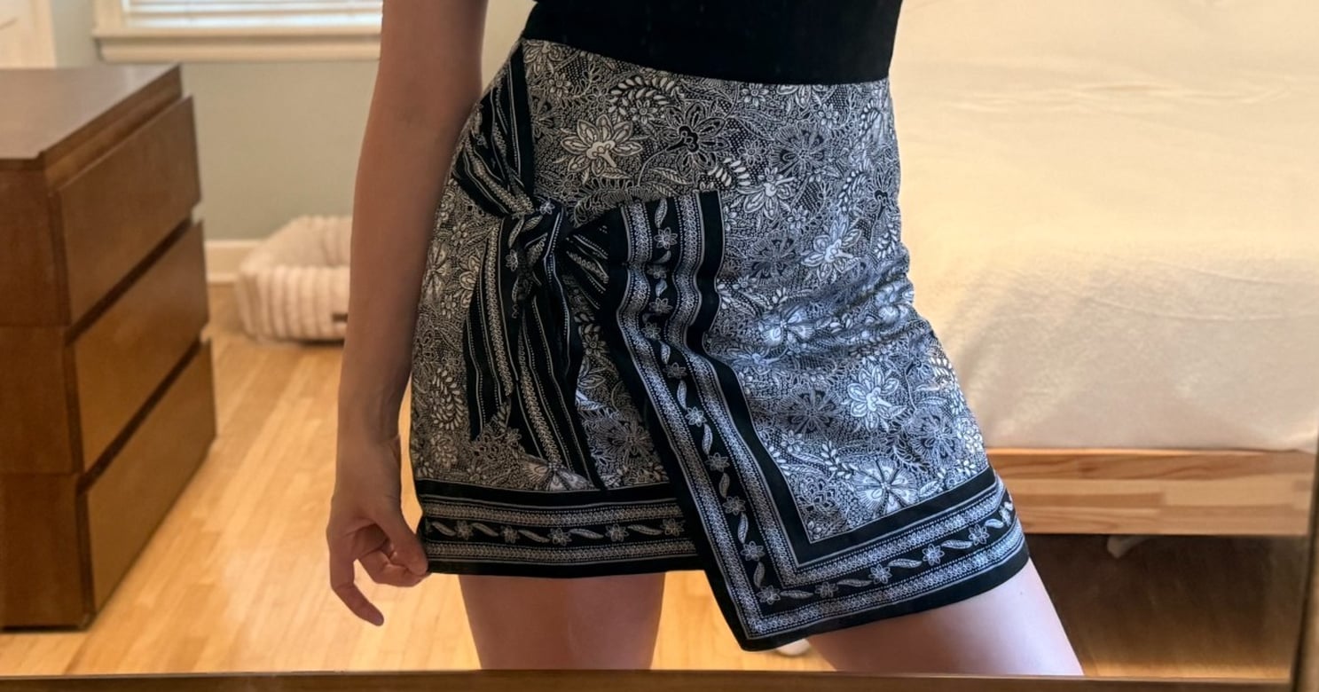 this-$35-loft-skirt-nails-the-bandana-trend-i-keep-seeing-on-tiktok