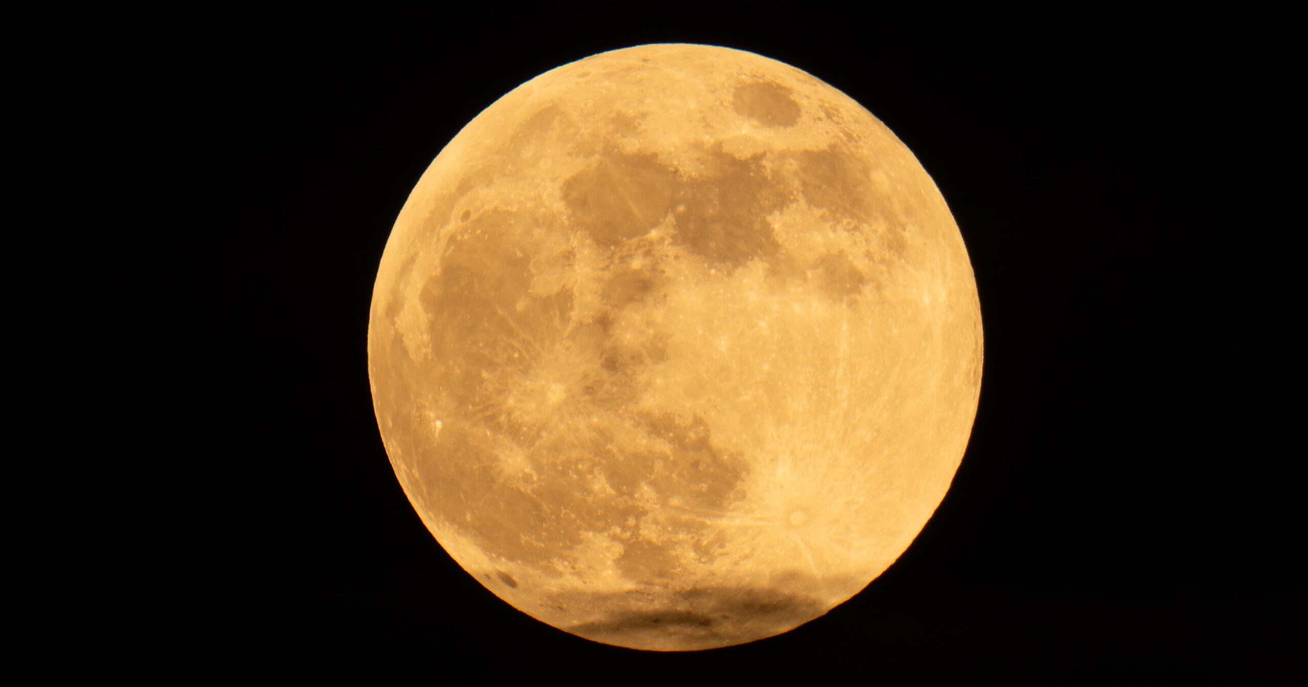 why-the-october-hunter’s-moon-may-be-the-boldest-full-moon-of-the-year