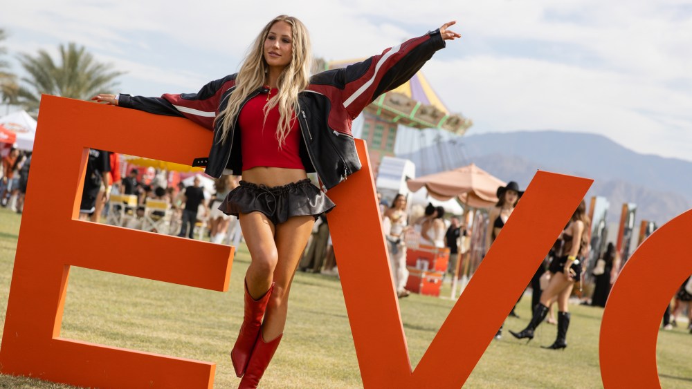 revolve’s-q2-sales-rise-9%-as-customer-counts-and-average-spend-both rise