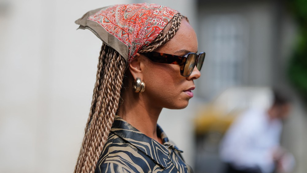 the-15-best-hoop-earrings-to-upgrade-and-refresh-your-jewelry collection