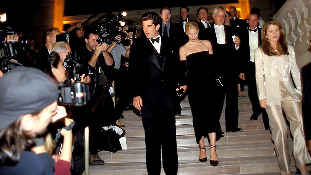 jfk-jr.-and-carolyn-bessette-kennedy-still-enchant america
