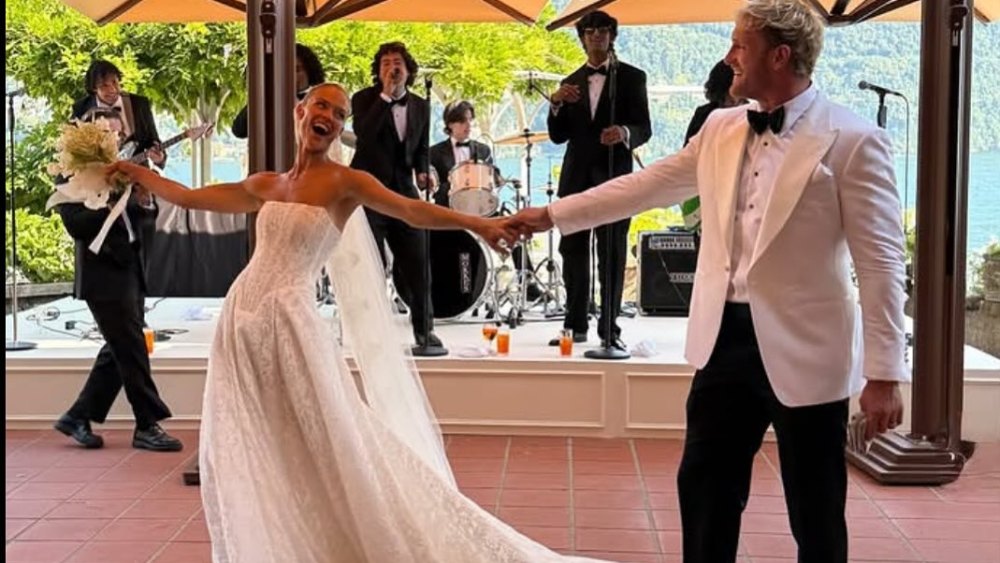 logan-paul-and-nina-agdal-wed,-with-the-bride-and-daughter-wearing-galia lahav