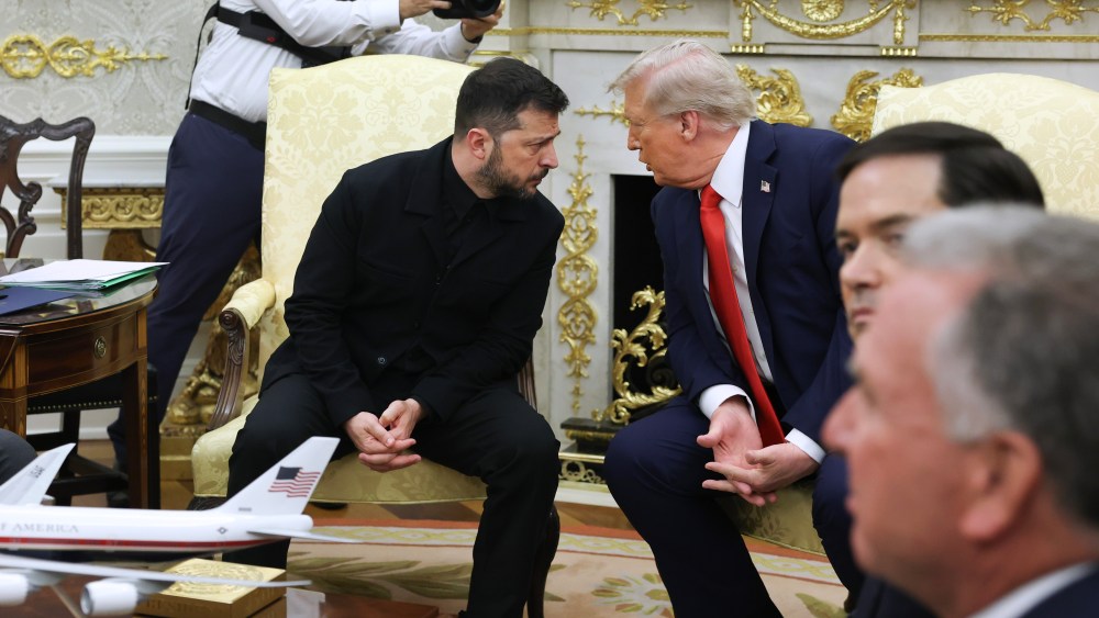 ukrainian-president-zelenskyy-suits-up-for-white-house-visit,-but-designer-downplays fashion