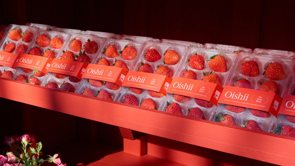 is-a-japanese-strawberry-beauty’s-next-erewhon smoothie?