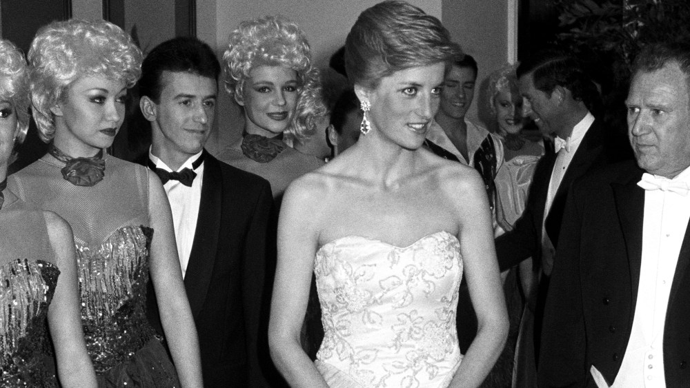 from-the-archive:-british-designers-who-shaped-princess-diana’s-iconic-royal style