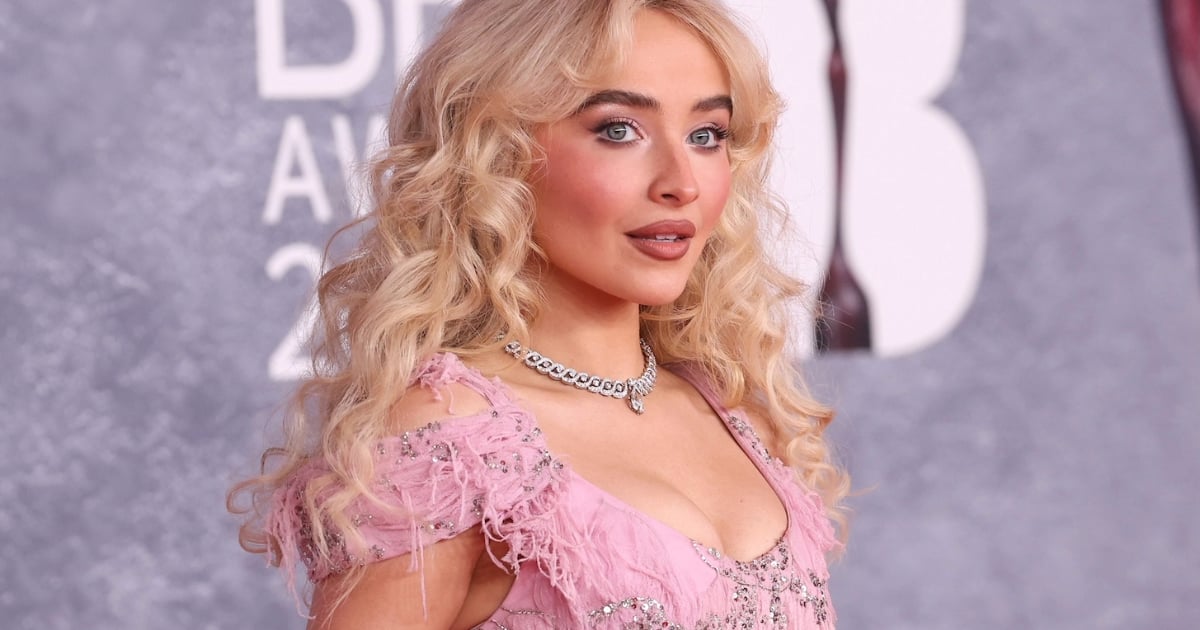 sabrina-carpenter-likes-to-keep-her-fitness-routine-“casual”