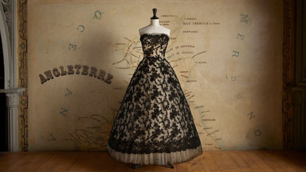 exclusive:-twin-exhibitions-will-showcase-azzedine-alaia’s-collection-of-vintage dior