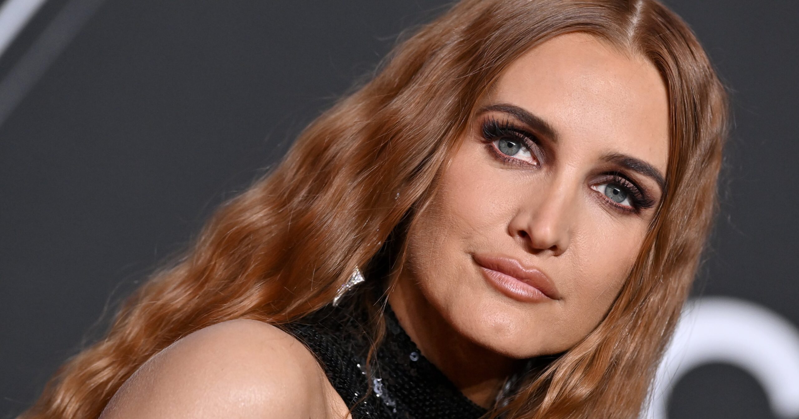crimped-hair-was-everywhere-at-the-2025-vmas