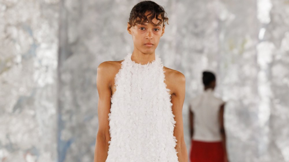 nyfw-wrap-up:-retailers-embraced-the-streamlined-minimalist-silhouettes-and-easy-louche dressing