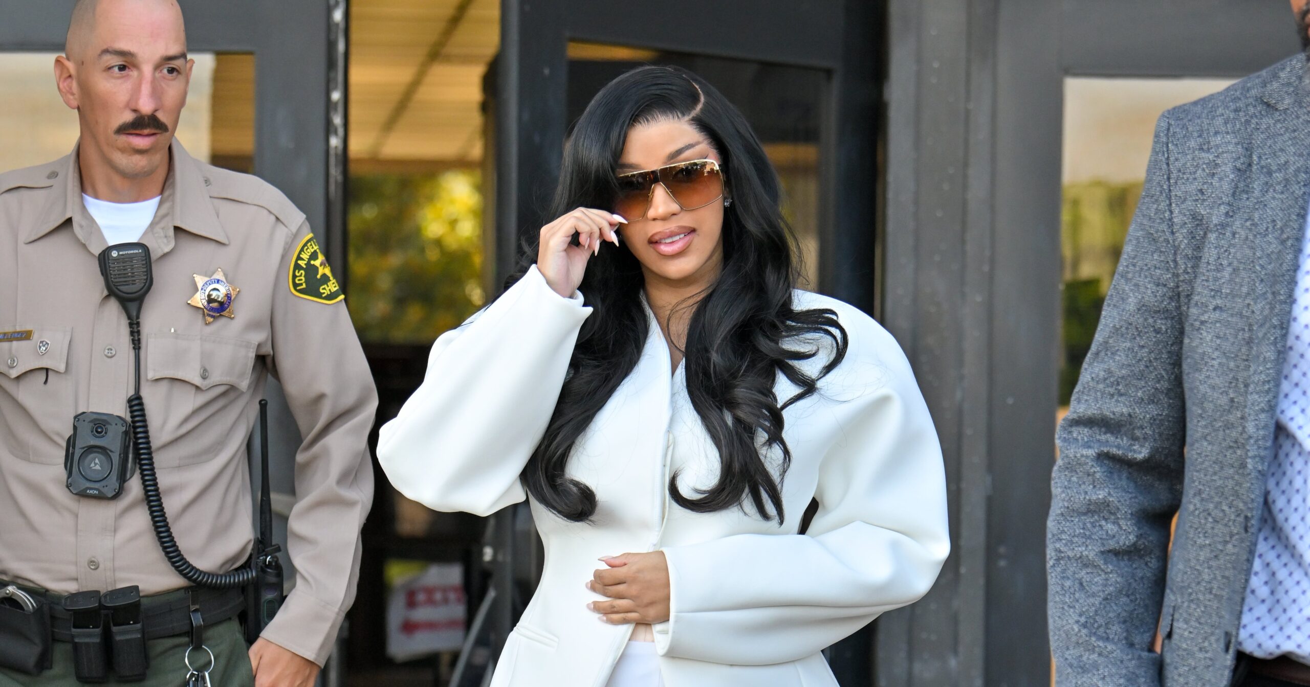 the-trouble-with-speculating-about-celeb-pregnancies