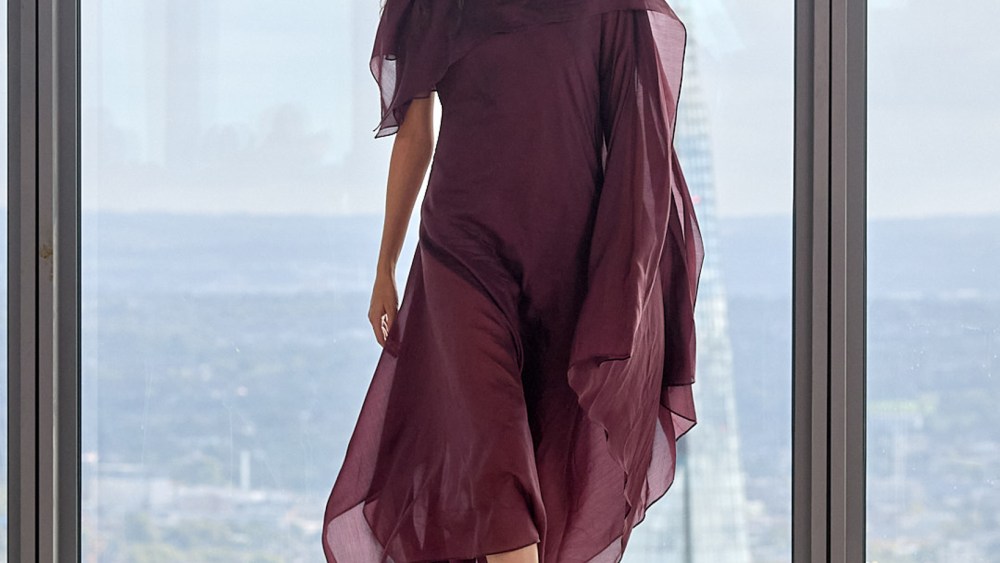 marques’almeida-spring-2026:-sky-high walk