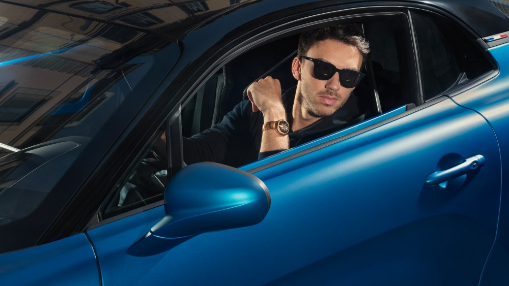 h.-moser-&-cie-teams-up-with-formula-1-driver-pierre-gasly-on-limited-edition watches