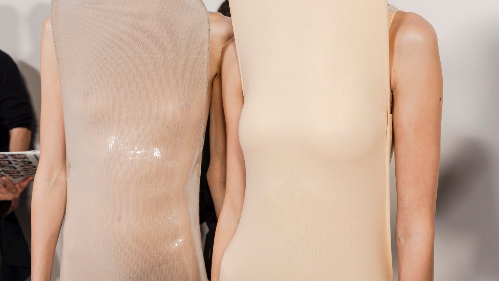 courreges-spring-2026:-here-comes-the sun