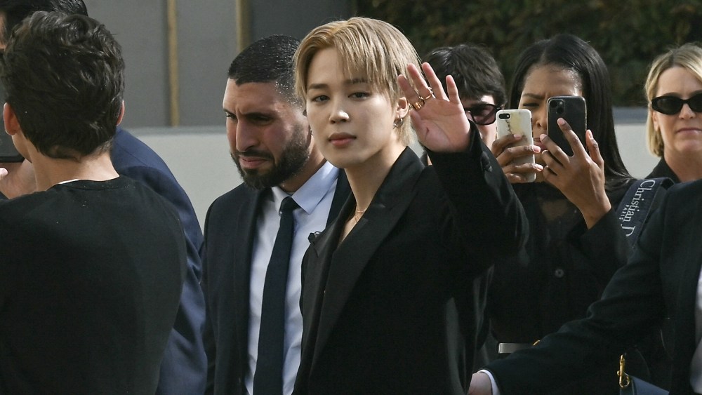 jimin-steals-the-show-at dior