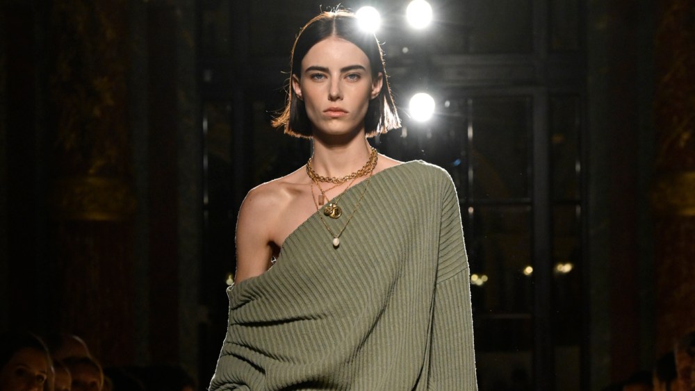 balmain-spring-2026:-life-is-a beach