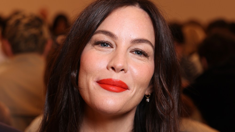 celebrities-front-row-at-loewe-spring-2026-ready-to-wear:-liv-tyler,-emily-ratajkowski-and more