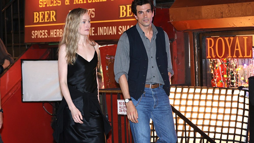 carolyn-bessette-kennedy-and-jfk-jr.’s-wedding-is-getting-the-hollywood treatment