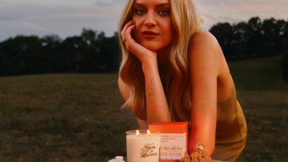 exclusive:-kelsea-ballerini-partners-with-ranger-station-to-launch-a-‘burn-the-baggage’ candle