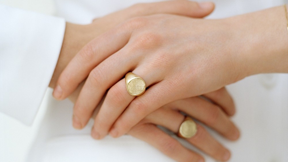atelier-vm-turns-your-kitten’s-nose-print-into-jewelry memento