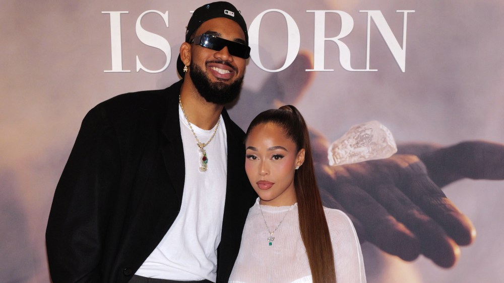 new-york-knicks’-karl-anthony-towns-shows-off-his-fashion game
