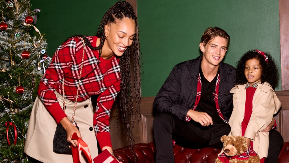 bloomingdale’s-unveils-‘happy-together’-campaign-featuring-burberry collaboration