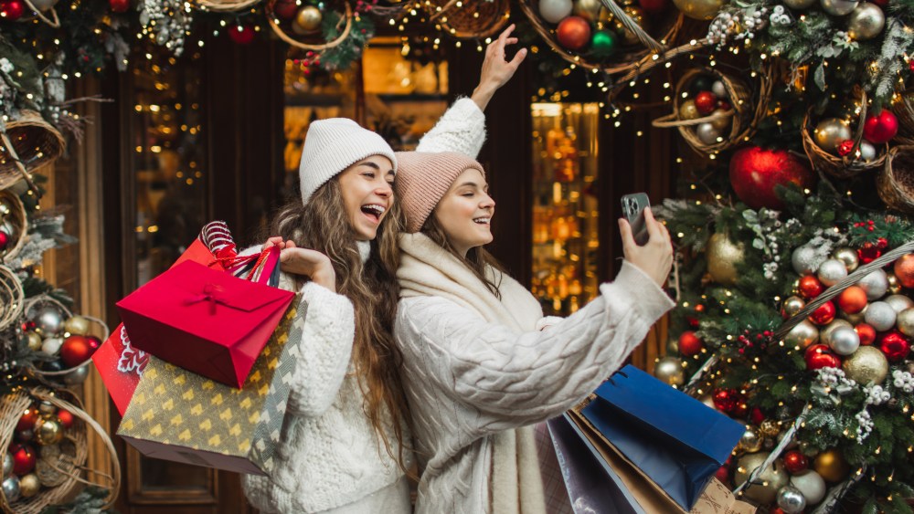 nrf-holiday-forecast:-2025-spending-will-surpass-$1-trillion-for-first time