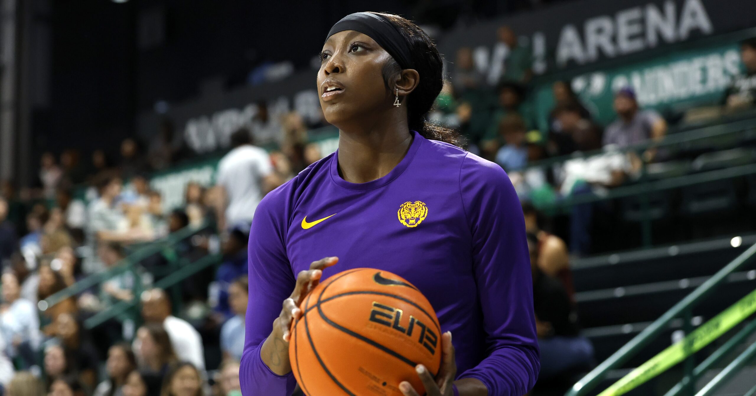 how-flau’jae-johnson-learned-to-lock-in-and-find-her-“zen”