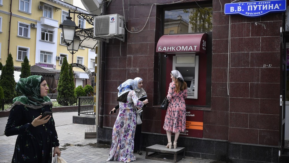 sizing-up-the-new-restrictions-on-women’s-fashion-in chechnya