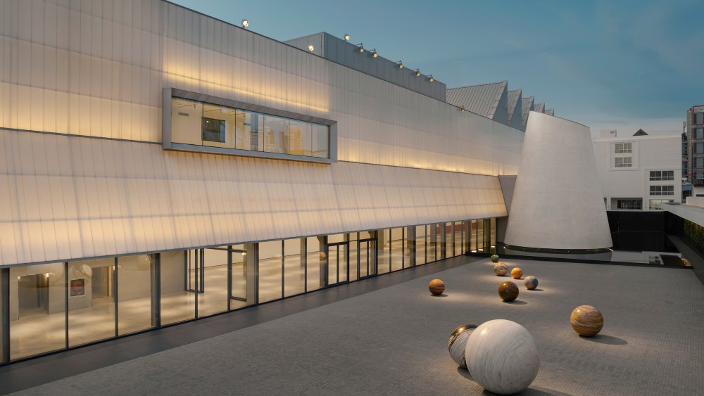 bangkok’s-new-contemporary-art-museum-is-an-oasis-for-connoisseurs-and-the-simply curious