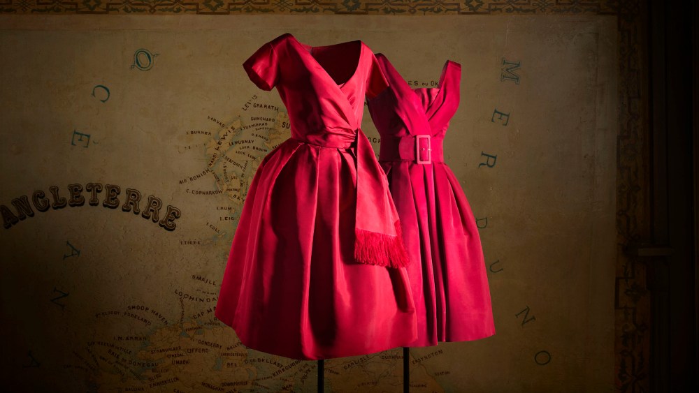 paris-exhibition-portrays-alaia-and-dior-as-brothers-in couture