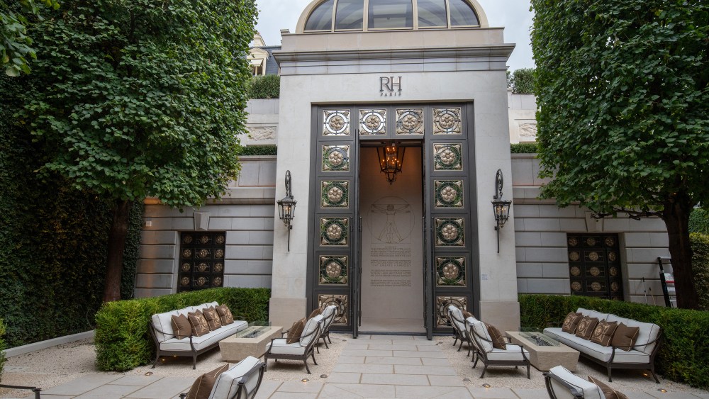 analysts-trim-rh’s-target-price-after-firm-cuts-2025 guidance