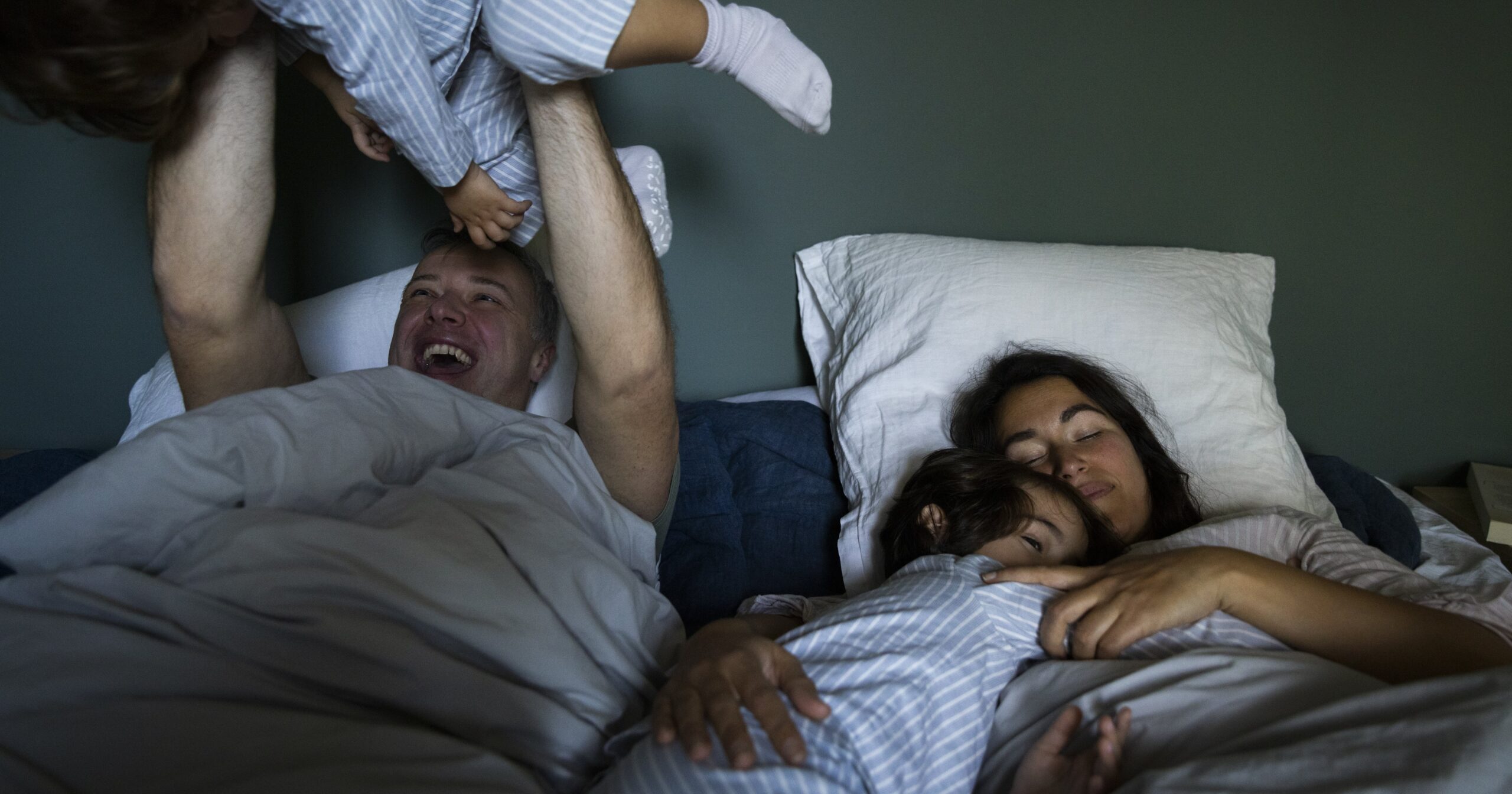 what-co-sleeping-as-a-family-actually-looks-like