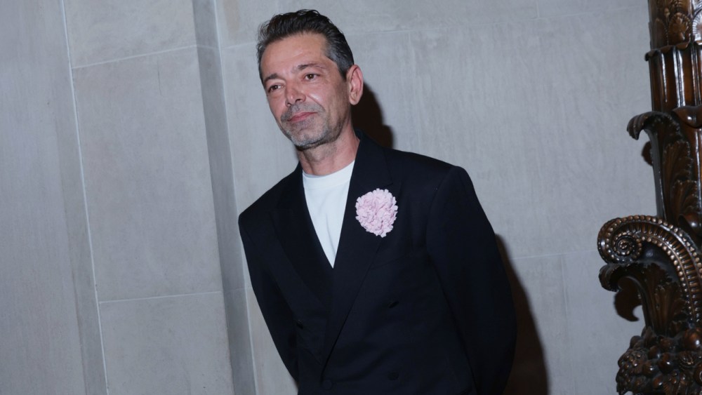 sources:-pieter-mulier-headed-to versace