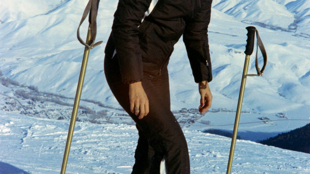 from-the-archive:-fashion-on-the-slopes:-1970s-apres-ski-style-in wwd