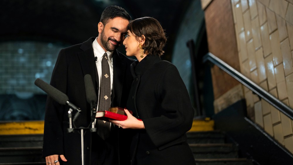 zohran-mamdani-gets-a-warm-welcome-from-thousands-in-new-york city