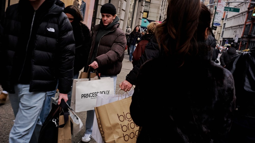 consumers-bring-‘scrimp-and-splurge-mentality’-in 2026