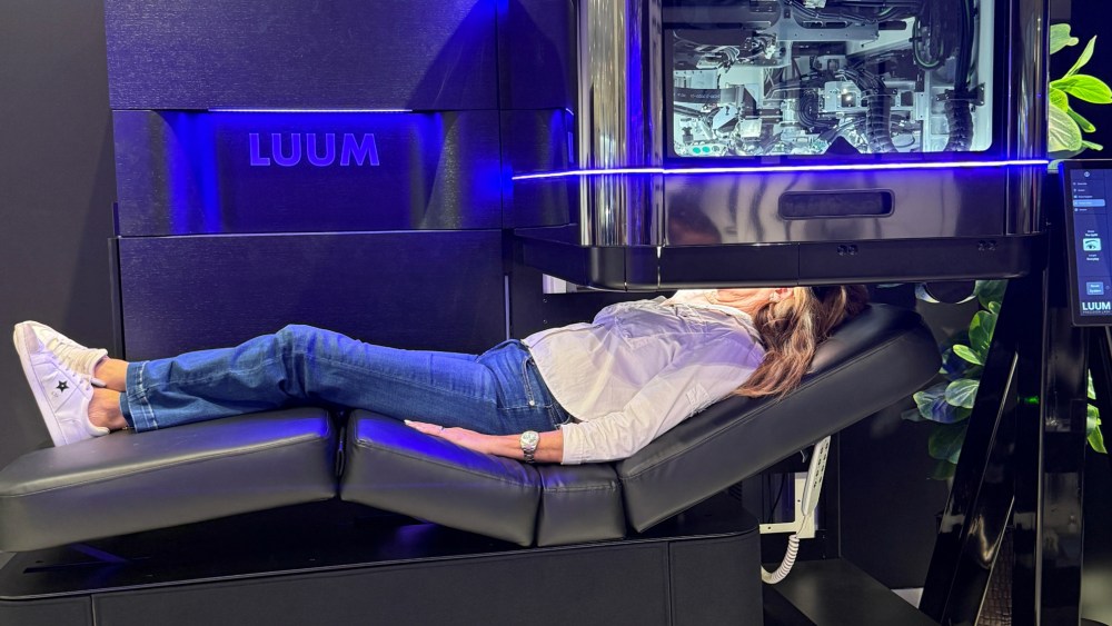 will-2026-be-the-year-robotics-break-through-in beauty?