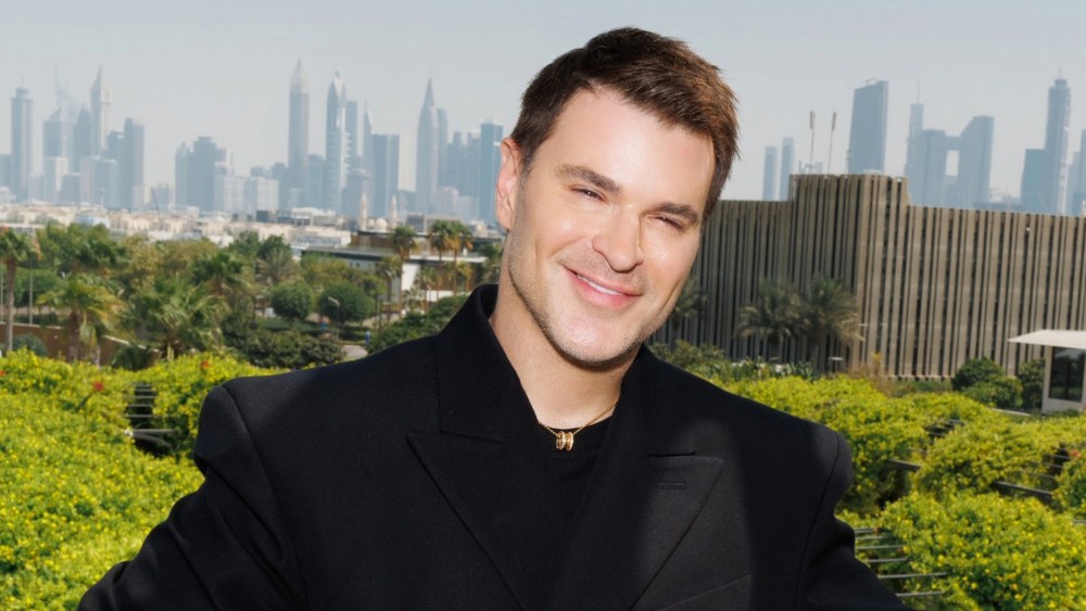 meet-the-man-behind-the-most-sculpted-faces-on-the-red carpet