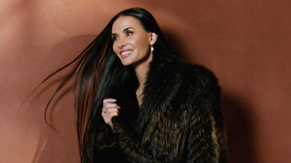 demi-moore-is-owning-every-red-carpet moment