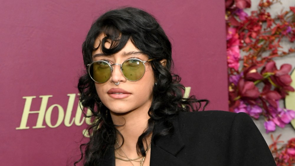 odessa-a’zion-tames-her-wild-curls-for-the-golden-globes’-nominees night