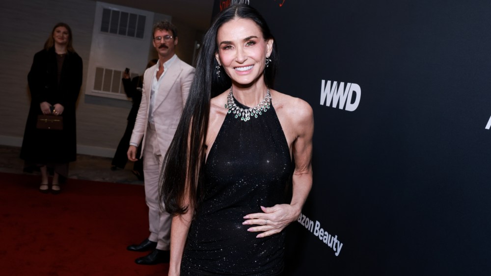 ‘fashion-icon’-demi-moore-holds-court-in-gucci-at-the-2026-wwd-style awards