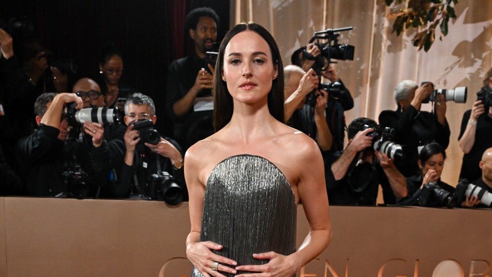 metallic-gowns-are-trending-on-the-2026-golden-globes-red carpet