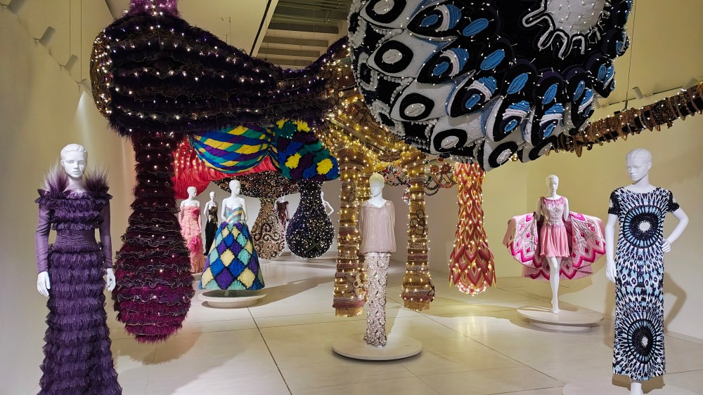 valentino-garavani’s-designs-seen-through-the-eyes-of-joana vasconcelos